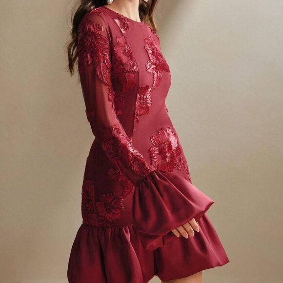 Burgundy Elegant Women's Embroidered Floral Bodycon Dress - Picture 5 of 8